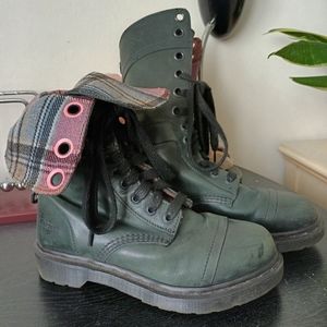RARE Dr. Martens Dark Green Triumph Plaid 12107 Boots